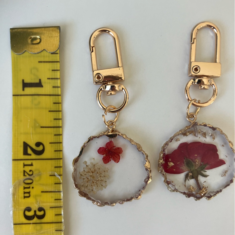 NEW- Dried Flower Keychain - Picture 3 of 4
